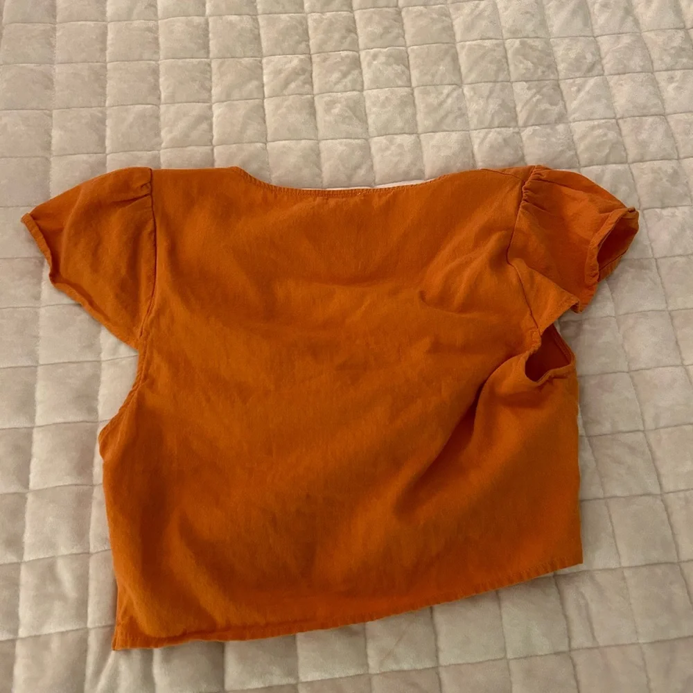 Top - Picture 2 of 2